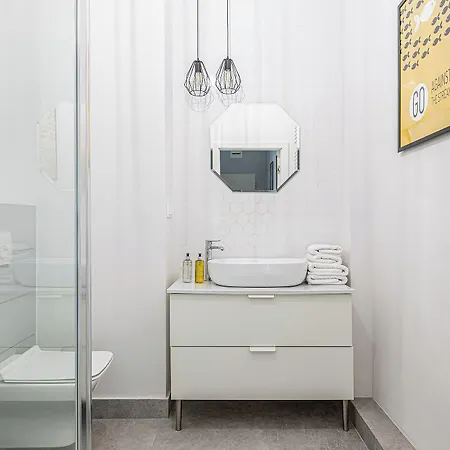 Apartament Rentplanet - Kępna Warszawa